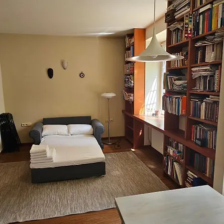 Nalewki In The Heart Of Apartment Warsaw